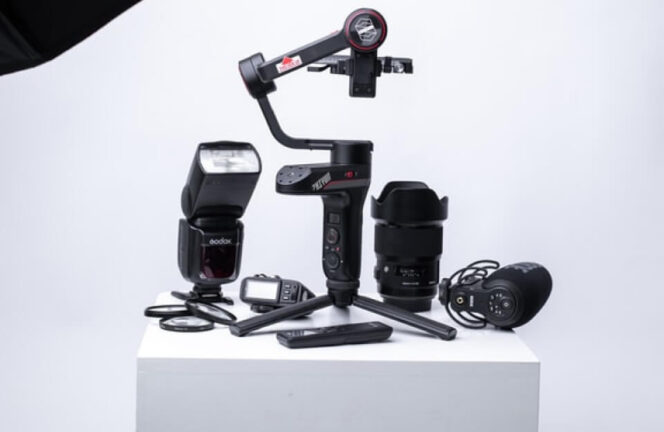 
					Watching Their Dust: Photographing Players in Pollination