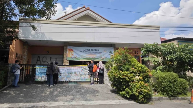 
					Aksi Vandalisme di Bekas Daycare Little Aresha Yogyakarta: Manifestasi Kemarahan Publik dan Urgensi Penegakan Hukum Kasus Kekerasan Anak