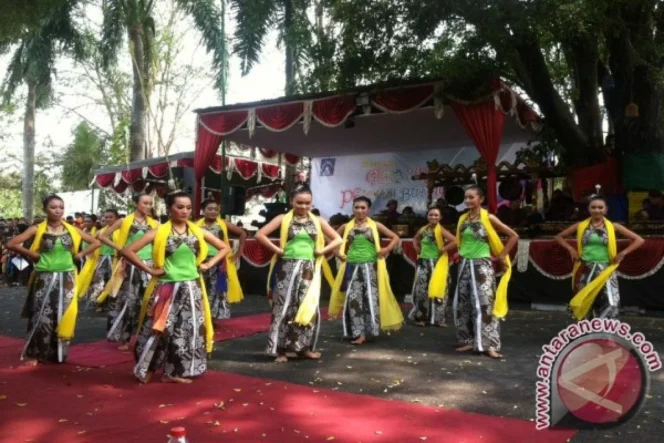 
					Pelangi Budaya Bumi Merapi Menjadi Panggung Utama Penguatan Identitas Wisata Sleman dan Pertumbuhan Ekonomi Daerah