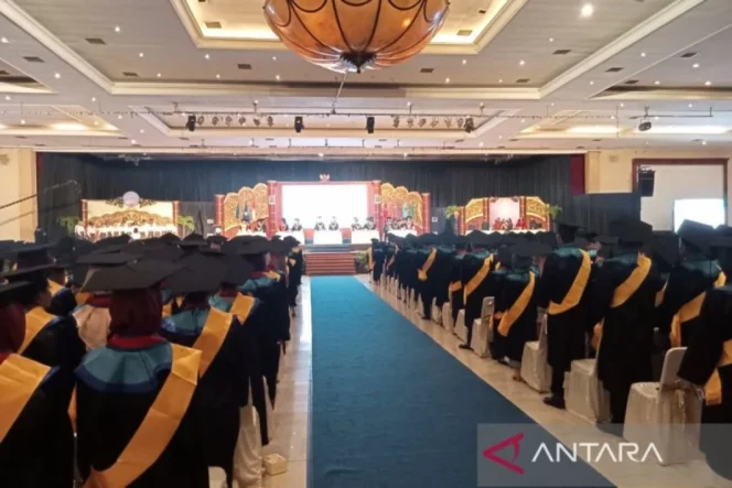 
					Wisudawan Universitas Mercu Buana Yogyakarta Harus Siap Menjadi Agen Perubahan Menuju Indonesia Emas 2045