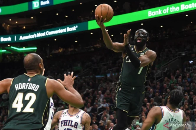 
					76ers singkirkan Celtics setelah bangkit dari ketertinggalan 1-3