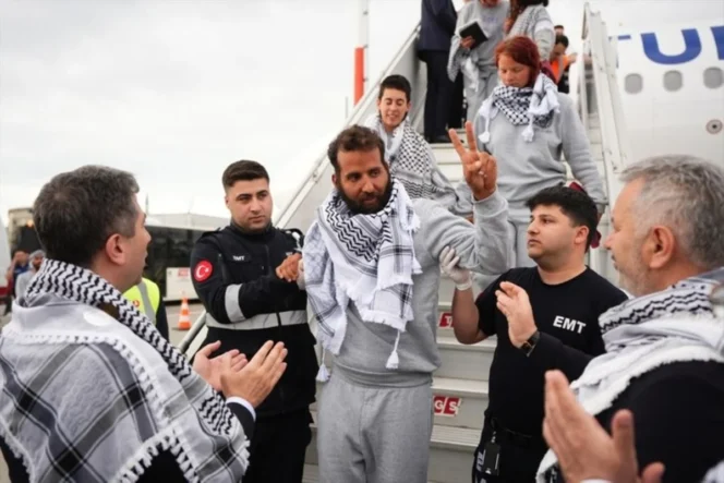 
					Aktivis Spanyol peserta misi kemanusiaan Global Sumud Flotilla akan dideportasi melalui Turki pasca pencegatan oleh otoritas Israel