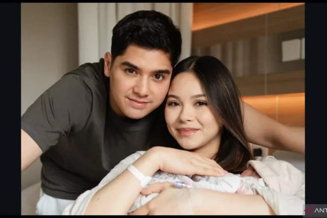 
					Alyssa Daguise dan Al Ghazali Resmi Umumkan Kelahiran Anak Pertama Bernama Soleil Zephora Ghazali di Jakarta