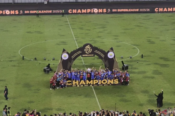
					Bojan Hodak Ungkap Rahasia Pertahanan Kokoh Jadi Kunci Persib Bandung Raih Hattrick Juara Super League 2025/2026