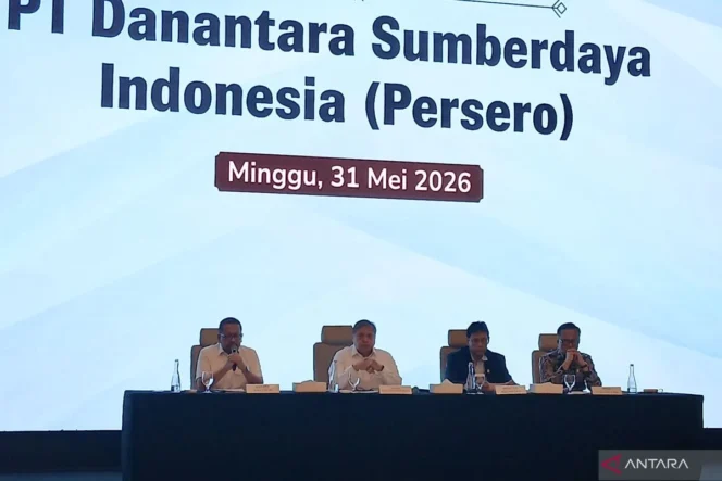 
					Danantara Targetkan Konsolidasi Laporan Keuangan Seluruh BUMN Rampung Akhir Juni 2026 demi Transparansi Fiskal Nasional