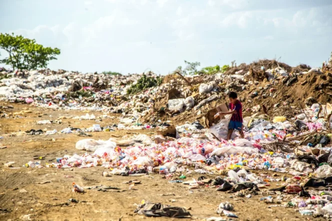 
					Darurat Pengelolaan Sampah Nasional: Mengurai Benang Kusut Praktik Open Dumping dan Tantangan Infrastruktur Berkelanjutan
