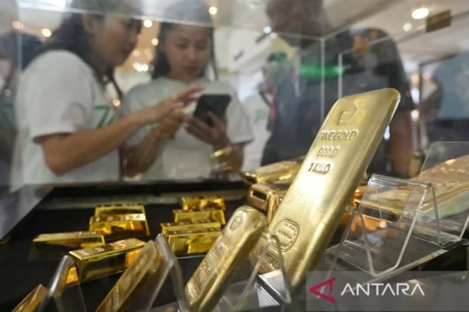 
					Dinamika Harga Emas di Pegadaian: Antam Terkoreksi Tipis Sementara UBS dan Galeri24 Bertahan Stabil Sabtu Pagi