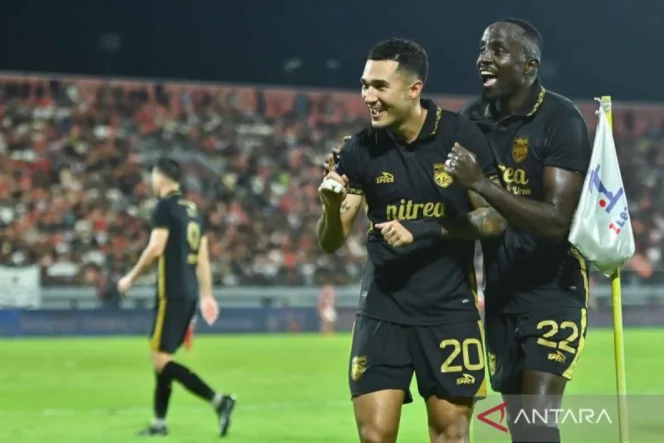 
					Drama Penentuan Juara Super League 2025/26: Persib Bandung dan Borneo FC dalam Pertarungan Hidup Mati di Pekan Terakhir