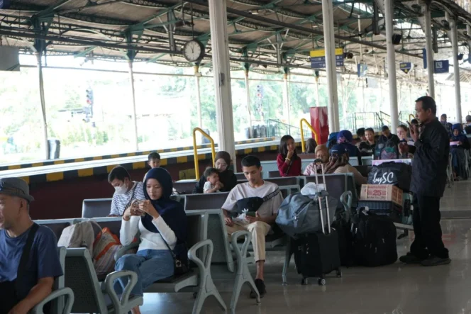 
					KAI Daop 6 Yogyakarta Catat Rekor 142 Ribu Penumpang pada Awal Libur Panjang Hari Buruh 2026
