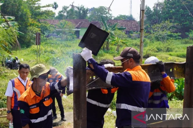 
					KAI Daop 6 Yogyakarta Intensifkan Penutupan Perlintasan Liar Demi Wujudkan Keselamatan Perjalanan Kereta Api