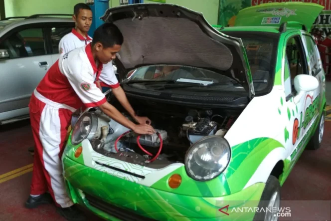 
					Kemendikdasmen Perkuat Daya Saing Lulusan Vokasi dengan Pembangunan 7.586 Ruang Praktik di Seluruh Indonesia