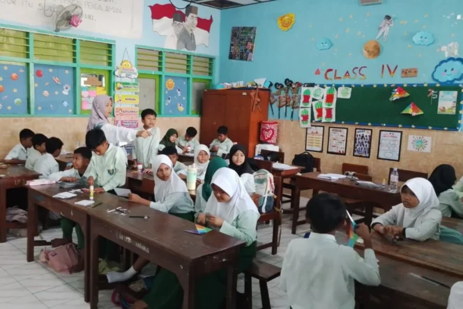
					Kemendikdasmen Tegaskan Program Indonesia Pintar Sebagai Pilar Utama Penanggulangan Putus Sekolah di Yogyakarta