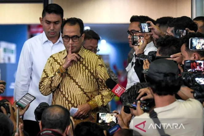 
					KPK Buka Peluang Periksa Kembali Budi Karya Sumadi Pasca Penyitaan Uang dari Mantan Staf Ahli dalam Kasus Suap Proyek Kereta Api
