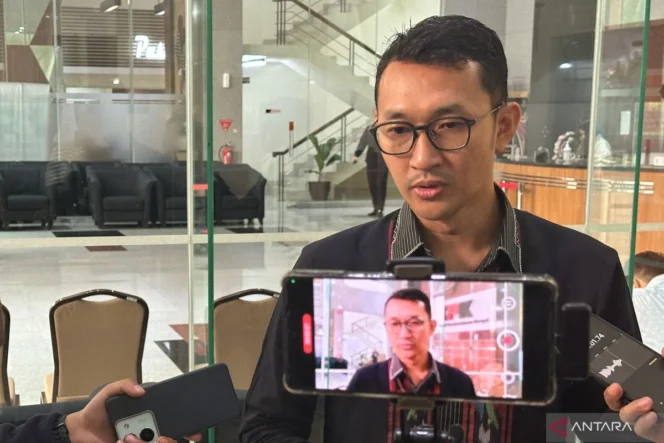 
					KPK panggil anggota DPRD Bangkalan dan Pamekasan terkait korupsi dana hibah Pemprov Jawa Timur