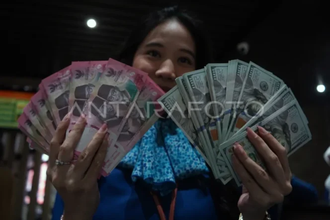 
					Kurs offshore Rp17.800, ekonom: Rupiah tanggung banyak tekanan ekonomi