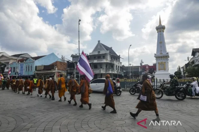 
					Langkah Kedamaian Lintas Negara: 57 Biksu Tempuh Perjalanan Spiritual Menuju Borobudur dalam Indonesia Walk for Peace 2026