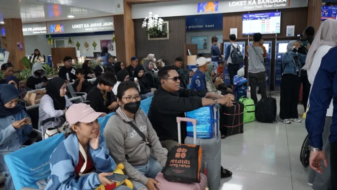 
					Lonjakan Penumpang KA Bandara YIA Selama Libur May Day 2026: Refleksi Pertumbuhan Konektivitas dan Mobilitas di Yogyakarta