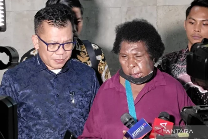 
					Mama Sinta Tempuh Jalur Hukum Pasca Pencatutan Wajah Tanpa Izin dalam Film Dokumenter Pesta Babi