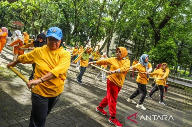 
					Manfaat Senam Tongkat dalam Pengelolaan Hipertensi bagi Peserta Prolanis di Yogyakarta