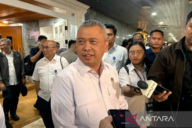 
					Menhub Dudy Purwagandhi Tegaskan Penutupan 172 Perlintasan Sebidang Ilegal Demi Menjamin Keselamatan Operasional Kereta Api Nasional
