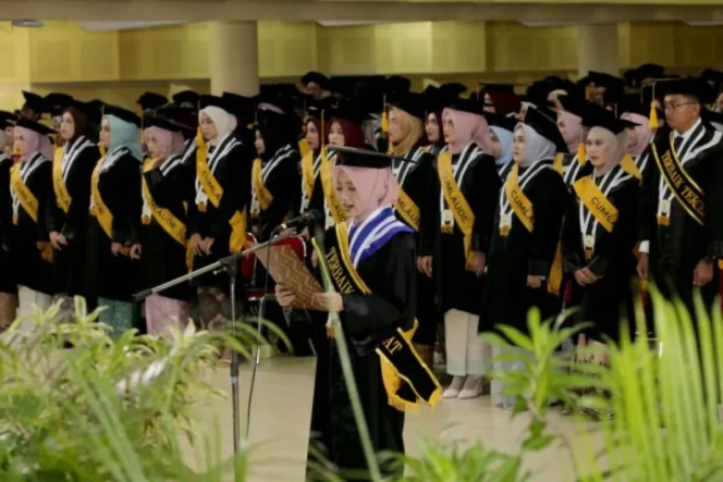 
					Menyongsong Masa Depan: UIN Sunan Kalijaga Lepas 590 Wisudawan di Tengah Transformasi Pendidikan Tinggi Indonesia