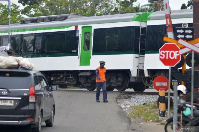
					Mitos Medan Magnet Rel Kereta Api Penyebab Mobil Mogok Secara Ilmiah Terbantahkan