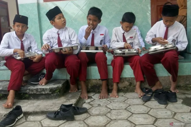 
					Netra Bakti Indonesia Nilai Program Makan Bergizi Gratis sebagai Inisiatif Strategis Bangsa yang Memerlukan Pembenahan Tata Kelola Radikal