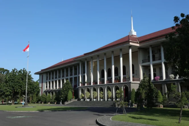 
					Panduan Lengkap Persiapan Registrasi UGM bagi Calon Mahasiswa Baru Jalur SNBT 2026/2027