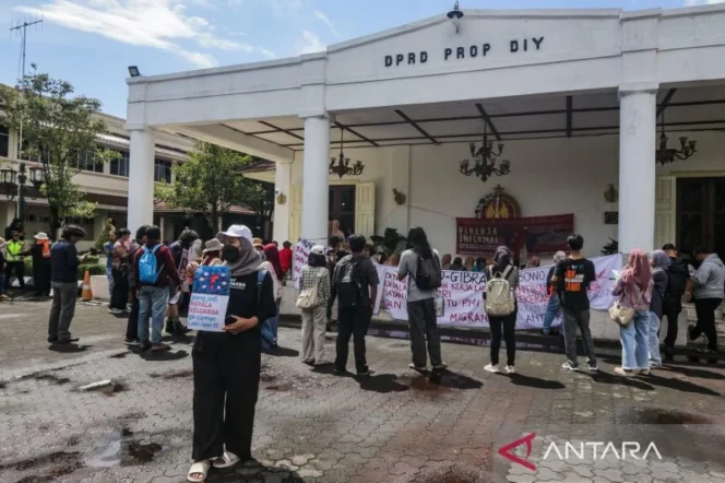 
					Peringatan May Day 2026 di Yogyakarta Soroti Kerentanan Pekerja Informal dan Urgensi Perlindungan Hukum