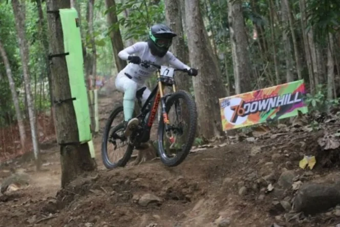 
					Persaingan Sengit Warnai Sesi Seeding Run 76 Indonesian Downhill 2026 Seri I di Yogyakarta