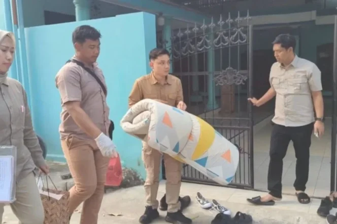 
					Polisi Geledah Ponpes di Ponorogo Terkait Kasus Pencabulan Belasan Santri oleh Pimpinan Pondok