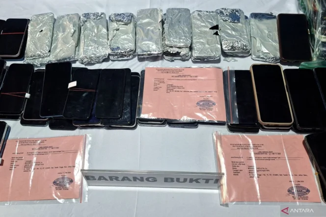 
					Polisi ungkap modus baru penggunaan aluminium foil untuk menghilangkan jejak pelacakan iPhone curian