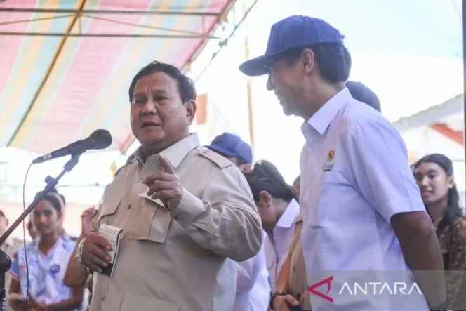 
					Prabowo beri bantuan satu unit kapal 15 GT untuk nelayan Miangas sebagai langkah strategis penguatan ekonomi wilayah perbatasan