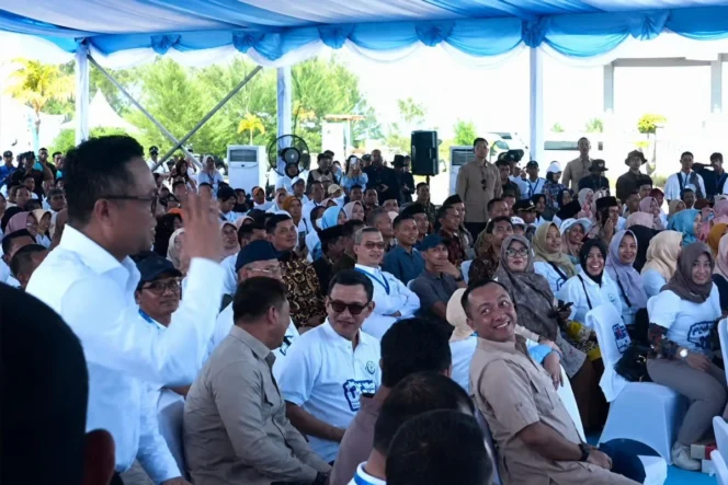 
					Presiden Prabowo Subianto Kenalkan Danantara dan Dony Oskaria sebagai Pilar Baru Pengelola Aset Negara di Sela Panen Raya Kebumen
