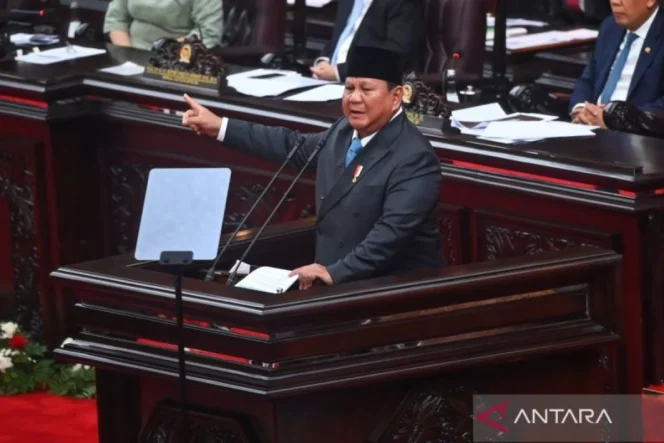 
					Presiden Prabowo Subianto Tetapkan Target Ambisius Penurunan Kemiskinan ke Angka 6,0-6,5 Persen pada Tahun 2027