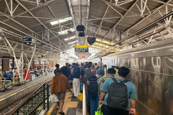 
					PT KAI Daop 6 Yogyakarta Sampaikan Permohonan Maaf Terkait Keterlambatan Perjalanan Kereta Api Akibat Gangguan Operasional di Stasiun Pasar Senen