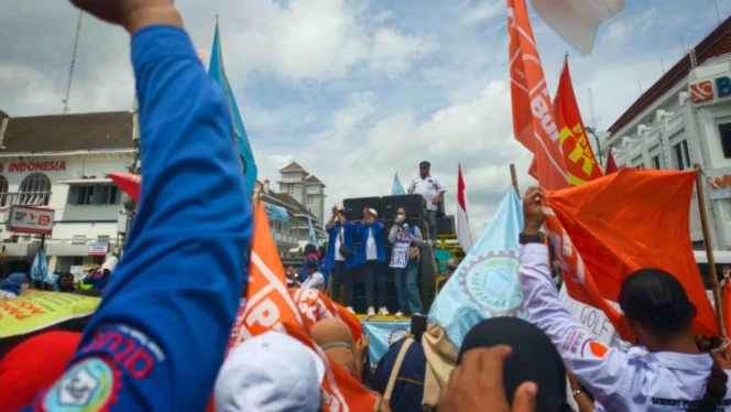 
					Ribuan Buruh Yogyakarta Gelar Aksi May Day 2026 Tuntut Upah Layak Rp4 Juta dan Pencabutan Omnibus Law