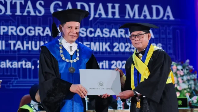 
					Semangat Belajar Sepanjang Hayat: Djoko Slamet Pudjorahardjo Raih Gelar Magister Teknik Fisika UGM di Usia 68 Tahun