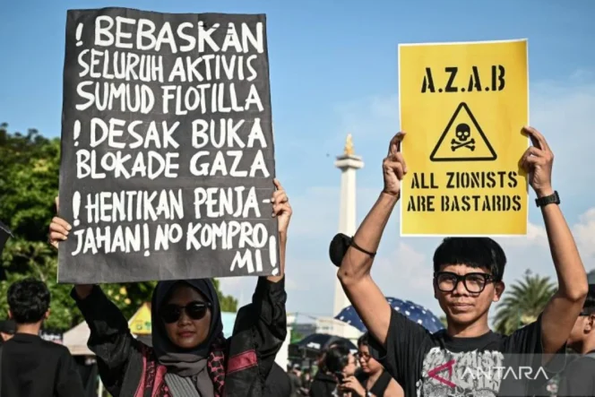 
					Semua aktivis Global Sumud Flotilla yang ditahan Israel akhirnya dibebaskan dan dalam proses deportasi