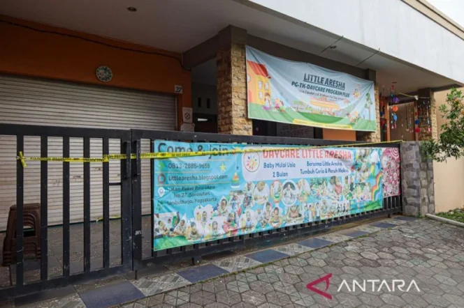 
					Skandal Kekerasan dan Penelantaran Anak di Daycare Little Aresha Yogyakarta: Polisi Tetapkan 13 Tersangka
