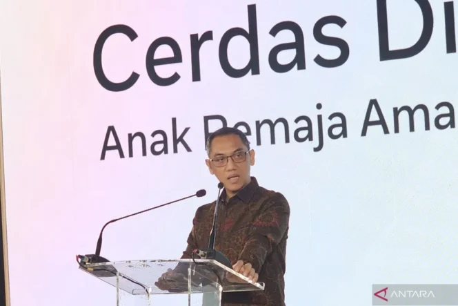 
					Tiga Peran Strategis Orang Tua dalam Melindungi Anak di Ekosistem Digital Berdasarkan Peraturan Pemerintah Nomor 17 Tahun 2025