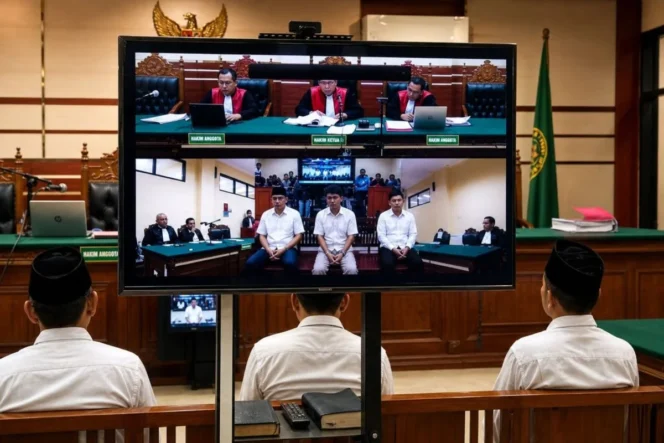
					Tipikor Surabaya vonis penjara tiga kades di Kediri atas praktik korupsi jual beli jabatan perangkat desa