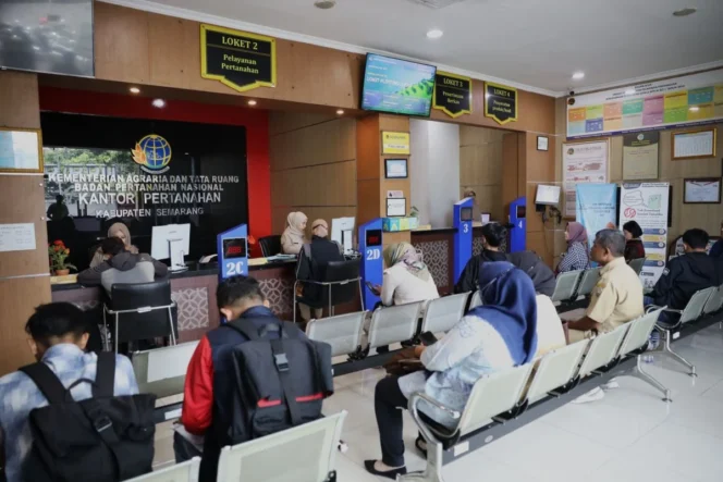 
					Transformasi Digital Layanan Pertanahan: Optimalisasi Aplikasi Sentuh Tanahku dalam Meningkatkan Transparansi dan Efisiensi Birokrasi
