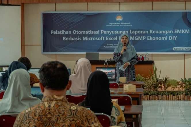 
					Transformasi Digital Pendidikan Akuntansi: Departemen Akuntansi UAJY Bekali Guru Ekonomi DIY dengan Keterampilan Otomatisasi Laporan Keuangan