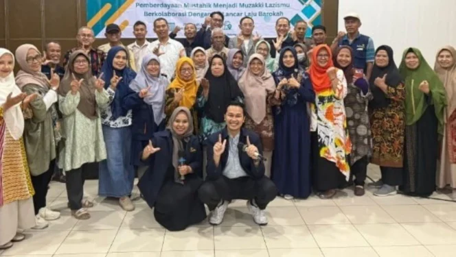 
					Transformasi Ekonomi Umat Melalui Digitalisasi Pemasaran Pelaku Usaha Mikro Ayam Potong UAD dan LazisMU