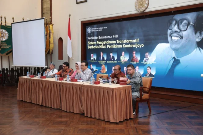 
					Transformasi Sosial Berbasis Nilai: Reaktualisasi Pemikiran Kuntowijoyo dalam Diskusi Pemikiran Bulaksumur UGM