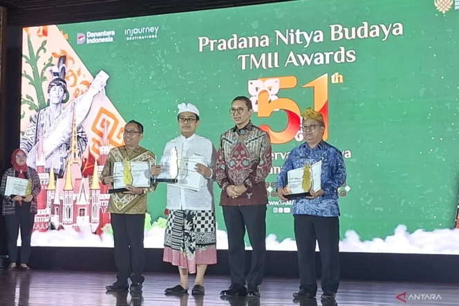 
					Transformasi Taman Mini Indonesia Indah: Strategi Menbud Fadli Zon Relevansikan Budaya bagi Generasi Z dan Alpha