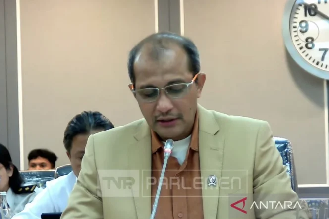 
					Wamenkum Edward Hiariej Tegaskan Implementasi Nyata Pancasila sebagai Fondasi Martabat Manusia dan Kepercayaan Sosial