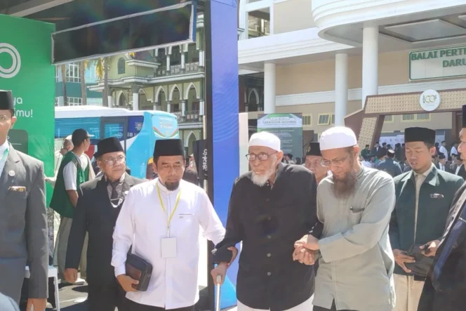 
					Abu Bakar Baasyir Hadiri Milad Seabad Pondok Modern Darussalam Gontor dan Apresiasi Kiprah Pesantren dalam Membangun Karakter Bangsa