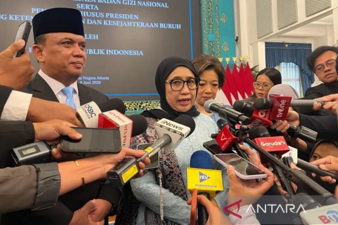 
					Badan Gizi Nasional Optimalkan Kantin Sekolah dan Fasilitas CSR untuk Efisiensi Program Makan Bergizi Gratis